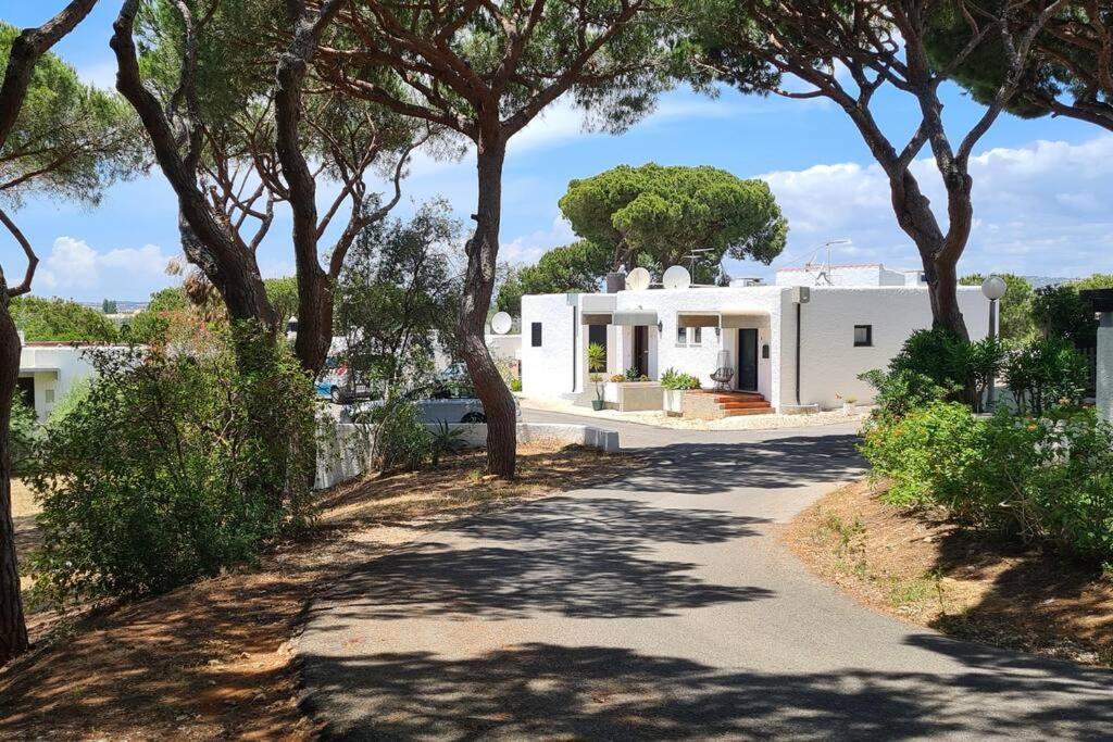 Sunny Villa With Golf Front View Vilamoura Kültér fotó