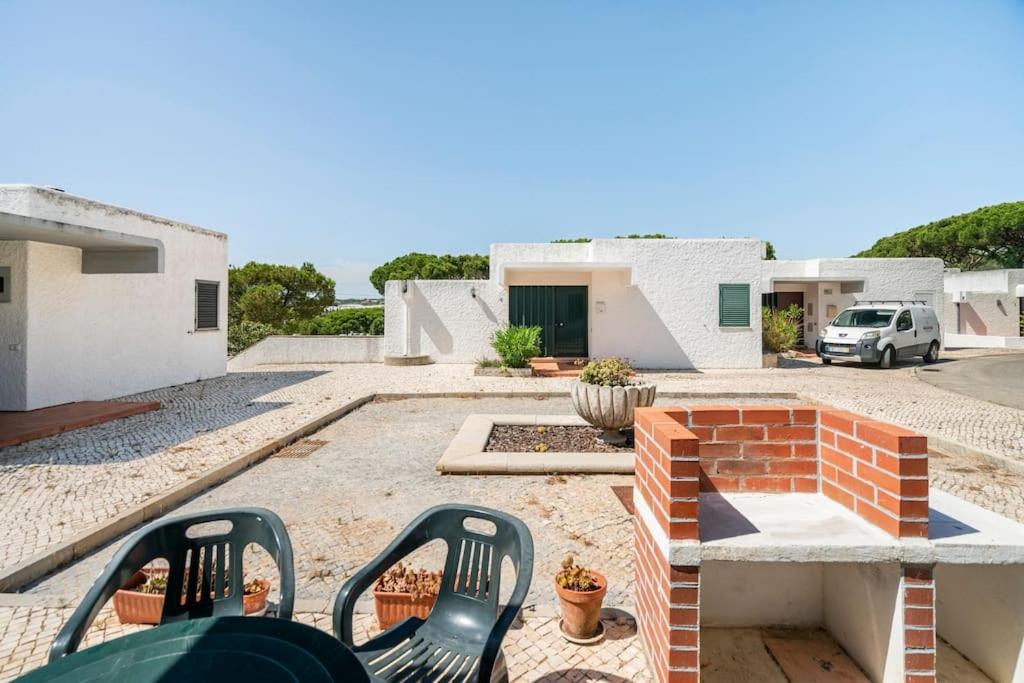 Sunny Villa With Golf Front View Vilamoura Kültér fotó